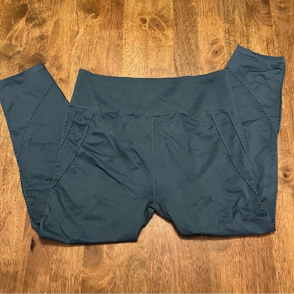 Fabletics High Rise Blue Leggings Large 22” Inseam Athletic Workout Athleisure - Picture 2 of 9